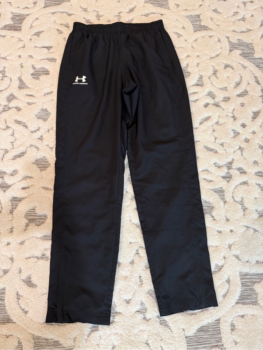 Men’s Under Armour Black Athletic Track Pants size Medium Mdm EUC Loose
